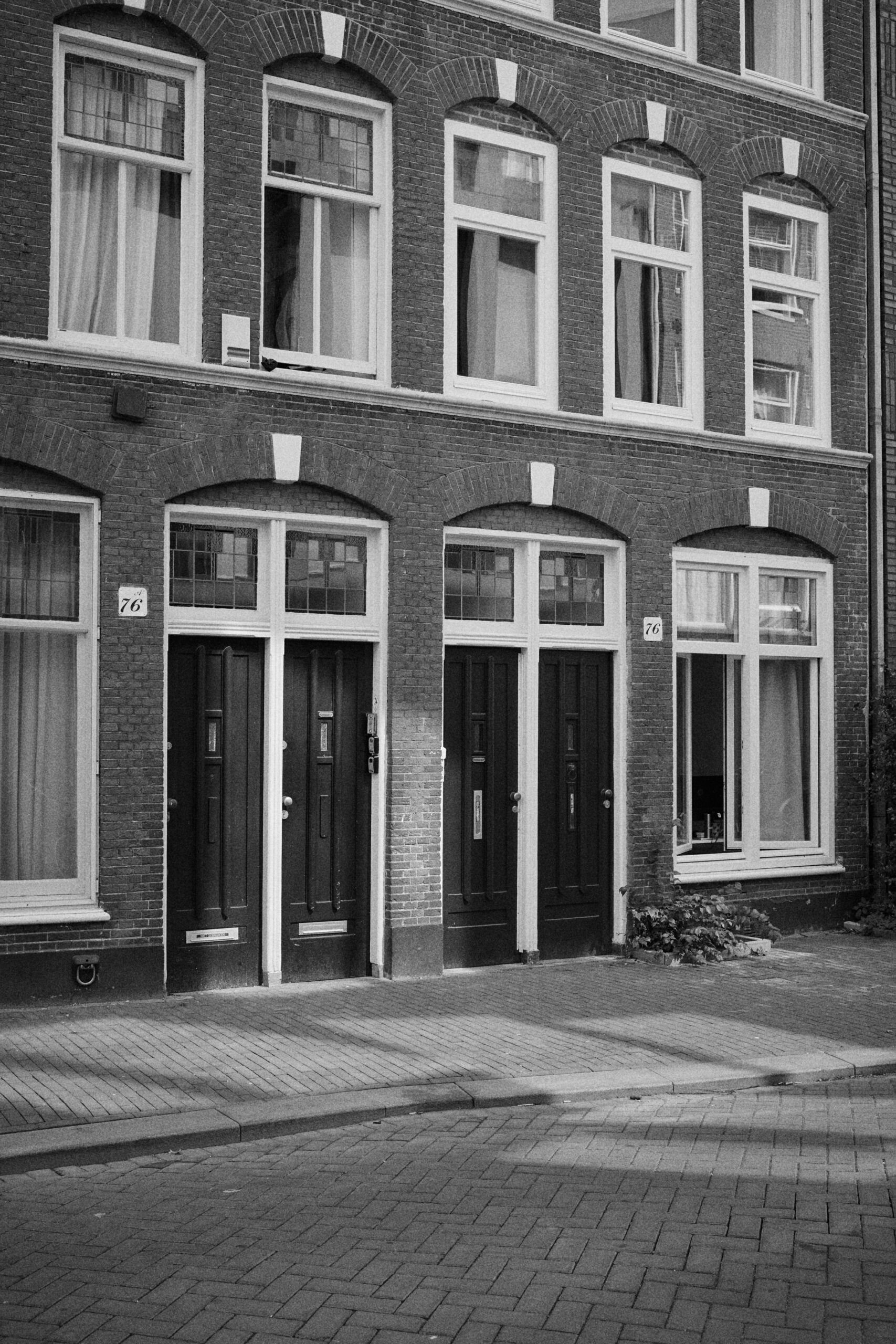 ECRIN_NOIR.J-ECRIN_ROUGE.J_004