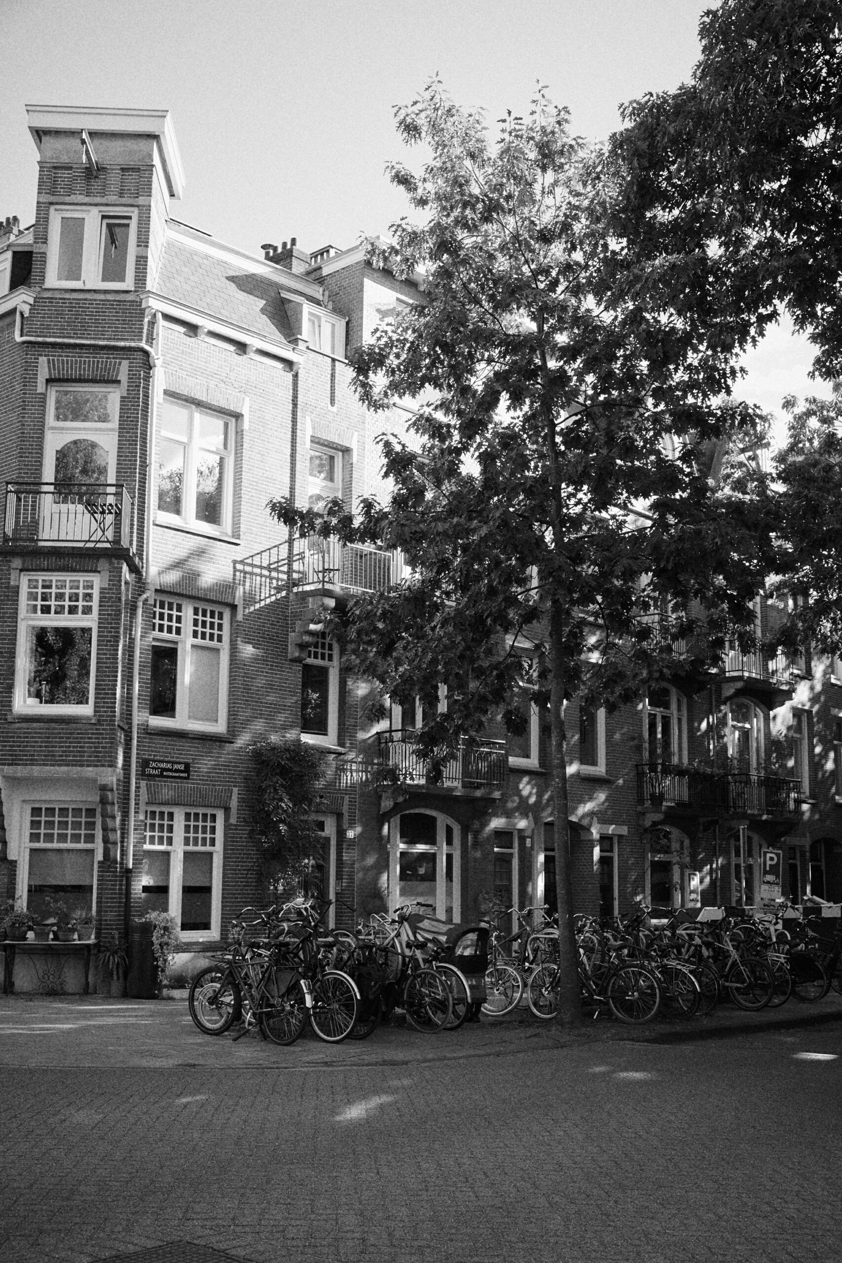 ECRIN_NOIR.J-ECRIN_ROUGE.J_051